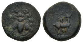 IONIA. Ephesos. (Circa 50-27 BC). Python magistrate.
AE Bronze (14,3mm 3,38g)
Obv: E – Φ. Bee within laurel wreath.
Rev: ΠYΘΩN. Stag standing right...