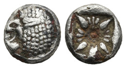 IONIA. Miletos. (Late 6th-early 5th centuries BC).
AR Diobol (8,8mm 0,9g)
Obv: Forepart of lion right, head left.
Rev: Stellate floral design; all ...