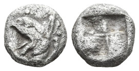 IONIA. Phokaia. (Circa 521-478 BC).
AR Diobol (9,2mm 1,2g)
Obv: Head of griffin left.
Rev: Rough incuse square.
SNG Keckman 300; SNG von Aulock 21...