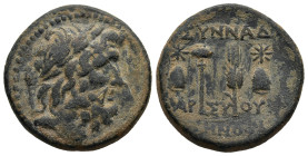 PHRYGIA. Synnada. (After 133 BC)
AE Bronze (22,8mm 7,4g)
Obv. Laureate head of Zeus right, scepter behind.
Rev. ΣΥΝΝΑΔ / ΜAPΣYOY / ZHNOΦA. Poppy an...