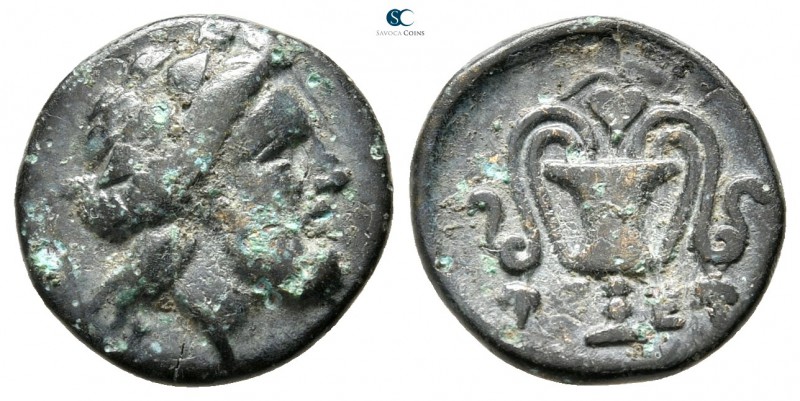 Islands of Thessaly. Peparethos 300 BC. 
Chalkous Æ

14 mm., 1,71 g.

Beard...