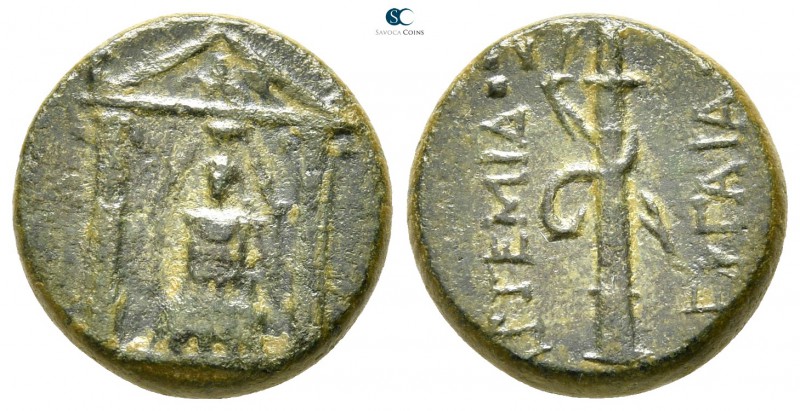 Pamphylia. Perge 50-30 BC. 
Bronze Æ

15 mm., 3,83 g.

Cult statue of Artem...