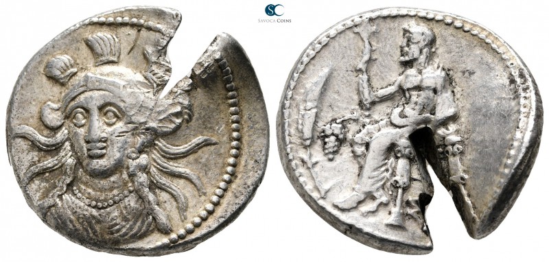 Cilicia. Tarsos. Balakros, Satrap of Cilicia. 333-323 BC. 
Stater AR

25 mm.,...