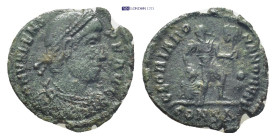 Valens (364-378). Æ (18mm, 2.37 g). Constantinople, 364-367. Pearl-diademed, draped and cuirassed bust r. R/ Emperor advancing r., holding labarum, dr...