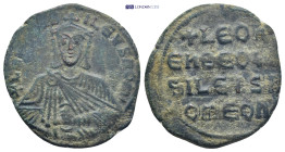 Leo VI 'the Wise' Æ Nummus. (24mm, 6.07 g) Constantinople, AD 886-912. ⧾ LEOҺ bASILEVS ROM, crowned bust facing, holding akakia / ⧾ LЄOҺ ЄҺ ΘΕΟ bASILЄ...