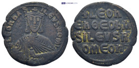 Leo VI 'the Wise' Æ Nummus. (26mm, 7.35 g) Constantinople, AD 886-912. ⧾ LEOҺ bASILEVS ROM, crowned bust facing, holding akakia / ⧾ LЄOҺ ЄҺ ΘΕΟ bASILЄ...