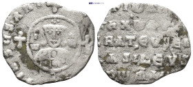 John I Zimisces (Tsimisces), (969-976 AD). Constantinople. AR Miliaresion (16mm, 0,83g) Obv: +IhSЧS XRI-CTЧS NICA✱ Cross potent on globe and two steps...