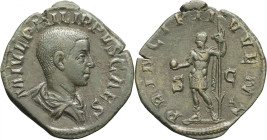 EMPIRE ROMAIN - ROMAN
Philippe II, césar (244-247). Sesterce ND (246-247), Rome.
RIC.256a ; Bronze - 20,48 g - 30,5 mm - 12 h
TTB.