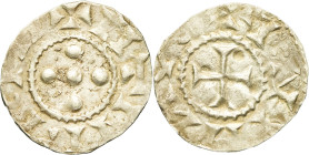 FRANCE / FÉODALES - FRANCE / FEUDAL
Arles (archevêché d’), Anonymes (Xe siècle). Denier, type du trésor de Cavaillon ND, Arles.
Dy.1731 ; Argent - 0,6...