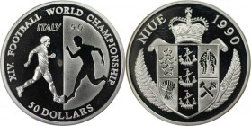 Weltmünzen und Medaillen, Niue. XIV Fußballweltmeisterschaft. 50 Dollars 1990, Silber. 0.9 OZ. KM 75. Polierte Platte