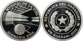 Weltmünzen und Medaillen, Paraguay. Fußball-WM 2006 in Deutschland. 1 Guarani 2004, Silber. KM 202, Schön 203. Polierte Platte