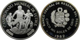 Weltmünzen und Medaillen, Peru. FIFA Weltmeisterschaft. 5000 Soles 1982, Silber. 0.70 OZ. KM 284. Polierte Platte