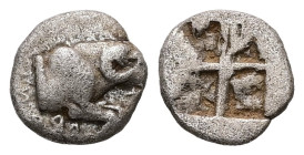 Troas, Kebren. AR, Hemiobol. 0.40 g. - 7.83 mm. 5th century BC.
Obv.: KEBPENI. Forepart of ram right.
Rev.: Quadripartite incuse square.
Ref.: SNG Ash...