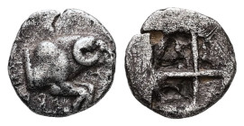 Troas, Kebren. AR, Hemiobol. 0.40 g. - 8.13 mm. 5th century BC.
Obv.: KEBPENI. Forepart of ram right.
Rev.: Quadripartite incuse square.
Ref.: SNG Ash...