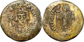 Phocas (602-610) Suberatus Solidus. Obverse: Bust of emperor, holding cros. Reverse: Victory holding Cross and globe
20mm 3,93g0