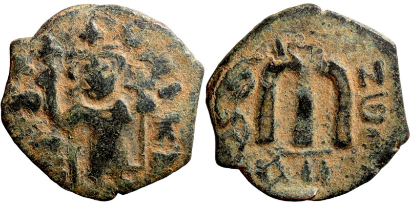 Constans II (641-668) Follis. Obverse: Imperial figure holding cross and globus ...