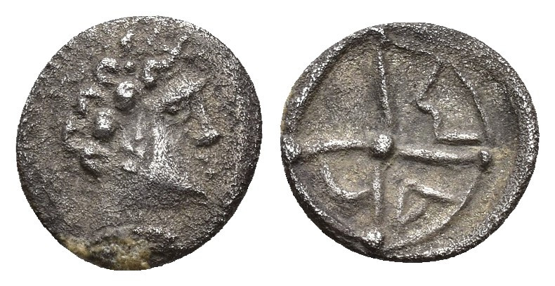 HISPANIA ANTIGUA. DIVISORES DE IMITACIÓN MASALIOTA. Tritartemorion. A/ Cabeza ma...