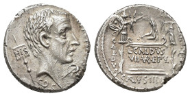 REPÚBLICA ROMANA. COILIA. C. Coelius Caldus. Denario. Roma (51 a.C.). A/ Cabeza de C. Coelius a der., delante estandarte en forma de jabalí, detrás es...