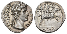 PERIODO DE JULIO CÉSAR A AUGUSTO. AUGUSTO. Denario. Lugdunum (9 a.C.). A/ Cabeza laureada a der.; AVGVSTVS DIVI F. R/ Cayo César galopando a der.,detr...