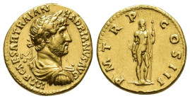 IMPERIO ROMANO. ADRIANO. Roma. Áureo (119-120). A/ Busto laureado y acorazado a der. visto de espaldas; IMP CAESAR TRAIAN HADRIANVS AVG. R/ Júpiter es...