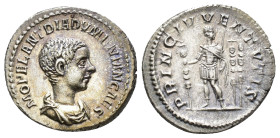 IMPERIO ROMANO. DIADUMENIANO. Roma. Denario (217-218). A/ Busto drapeado a der.; M OPEL ANT DIADVMENIAN CAES. R/ El emperador en traje militar con est...