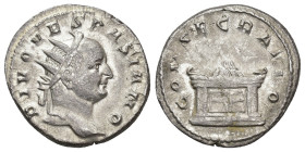 IMPERIO ROMANO. TRAJANO DECIO. (Divo Vespasiano). Mediolanum. Antoniniano (250-251). A/ Cabeza de Vespasiano radiada a der.; DIVO VESPASIANO. R/ Altar...
