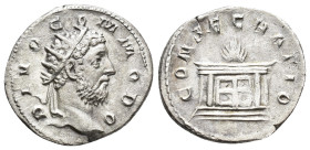 IMPERIO ROMANO. TRAJANO DECIO. (Divo Cómodo). Mediolanum. Antoniniano (250-251). A/ Cabeza de Cómodo radiada a der.; DIVO COMMODO. R/ Altar; CONSECRAT...
