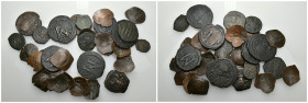 IMPERIO BIZANTINO. Lote de 33 monedas de cobre. Varios módulos. De RC a MBC+.