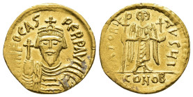 IMPERIO BIZANTINO. FOCAS. Sólido. Constantinopolis. A/ Busto frontal con corona y globo crucífero. R/ Ángel frontal con bastón rematado en crismón y g...