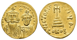 IMPERIO ROMANO. CONSTANTE II Y CONSTANTINO IV. Sólido. Constantinopolis. A/ Bustos frontales, encima cruz. R/ Cruz sobre gradas, oficina A. AU 4,41 g....