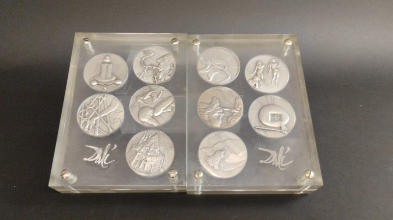 JUAN CARLOS I. Colección de 10 medallas "Los Diez Mandamientos", Salvador Dalí. ...