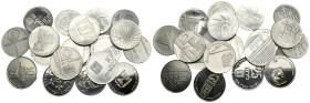 MONEDA EXTRANJERA. ISRAEL. Lote de 18 piezas: 5 lirot (4), 1958 a 1973; 10 lirot (11), 1967 a 1974; 25 lirot (3) 1974 a 1977. SC.