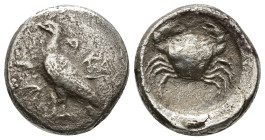 GRECIA ANTIGUA. SICILIA. AKRAGAS. Didracma. A/ Águila a izq., alrededor AK(PA)GAN(…). R/ Cangrejo. AR 8,01 g. 20 mm. COP-21; SBG-708. Superficies eros...