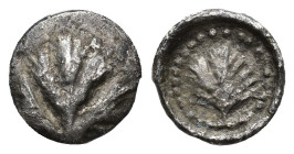 GRECIA ANTIGUA. SICILIA. SELINOS. Litra (480-466 a.C.). A/ Hoja de apio. R/ Hoja de apio. AR 0,46 g. 9,4 mm. COP-596; SBG-no. MBC-.