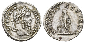 IMPERIO ROMANO. SEPTIMIO SEVERO. Denario. Roma (202-210). A/ Cabeza laureada a der.; SEVERVS PIVS AVG. R/ El emperador togado a izq. ofrendando en alt...