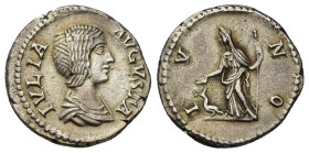 IMPERIO ROMANO. JULIA DOMNA (bajo Septimio Severo). Denario. Roma (196-211). A/ Busto drapeado a der.; IVLIA AVGVSTA. R/ Juno a izq. con pátera y cetr...