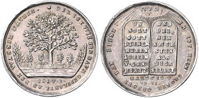 Hamburg. 
Silbermedaille o.J. (unsign.) auf die Nächstenliebe. G.P.H.&nbsp;vgl.&nbsp;1154. kl. Rf. 27,0&nbsp;mm, 6,96&nbsp;g. . 

vz-