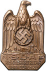 Medaillen und Abzeichen. 
Bronze-Abzeichen 1933 NSDAP Reichsparteitag, mit Nadel. . 

vz