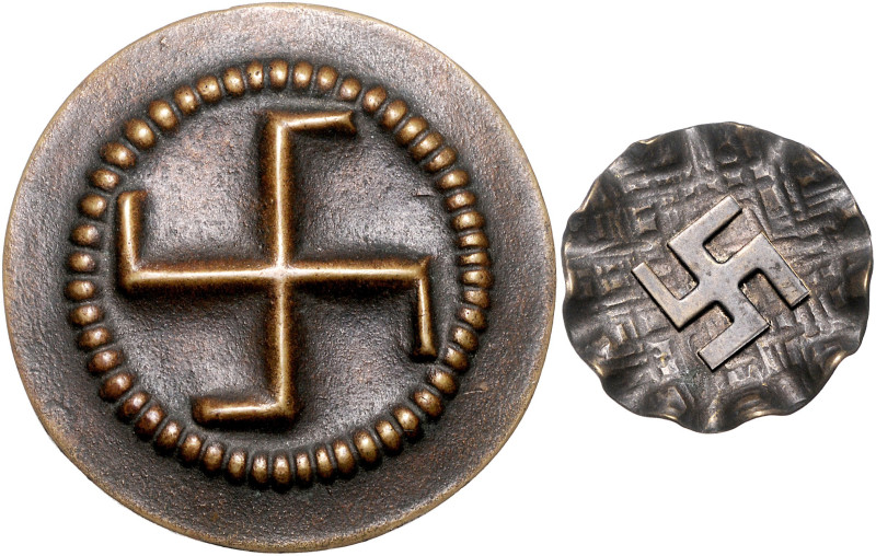 Medaillen und Abzeichen. 
Lot von 2 Bronzeansteckern Hakenkreuz im Perlkreis (5...