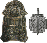 Medaillen und Abzeichen. 
Lot von 6 Ansteckabzeichen: Eisernes Kreuz mit Schwert und Hakenkreuz als Anstecker (abgebrochene Nadel) // 1933 'Aufmarsch...
