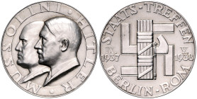 Medaillen und Abzeichen. 
Silbermedaille 1938 (v. Beyer) auf das Staatstreffen von Hitler und Mussolini in Berlin, i. Rd: Halbmond 835 PR. MÜNZE BERL...