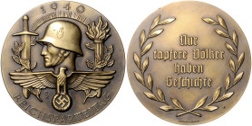 Medaillen und Abzeichen. 
Bronzemedaille 1940 (v. Klein/Deschler) Reichsparteitag / Nur tapfere Völker haben Geschichte. 85,0&nbsp;mm, 265,00&nbsp;g....