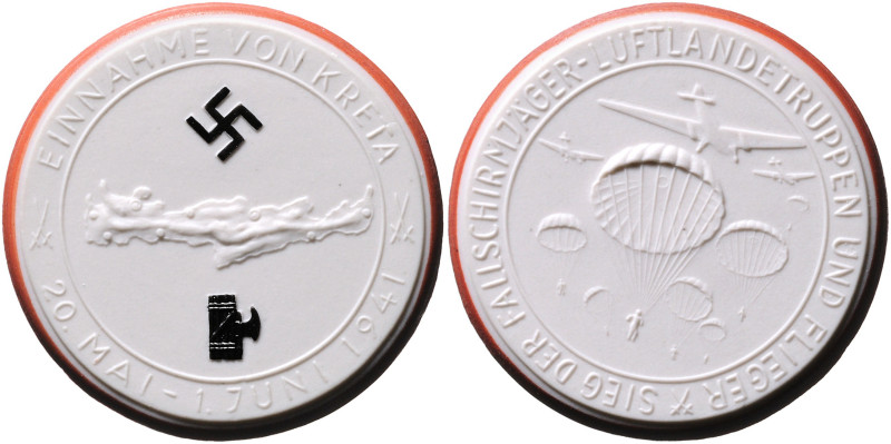 Medaillen und Abzeichen. 
Porzellanmedaille 1941 Einnahme von Kreta, Meissen, w...