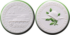 Medaillen und Abzeichen. 
Porzellanmedaille o.J. Afrika-Feldzug, Meissen, weiß, mit grünem Rand u. Eichenlaub. Scheuch&nbsp;1879. 48,4&nbsp;mm, 19,34...