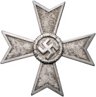 Medaillen und Abzeichen. 
Kriegsverdienstkreuz 1. Klasse, ohne Schwerter. OEK&nbsp;3834. Patina, mit Nadel. 

vz