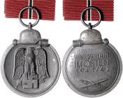 Medaillen und Abzeichen. 
Tragbare Zinkmedaille 1942 auf die Winterschlacht im Osten 1941/1942. mit ungebrauchtem Band 35,8&nbsp;mm, 21,71&nbsp;g. . ...
