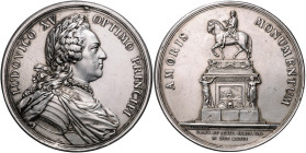 Frankreich. 
Ludwig XV. 1715-1774. Silbermedaille 1763 (v. Duvivier) auf sein Reiterstandbild in Paris. Nocq&nbsp;146. Fassungsspuren, gestopftes Sti...