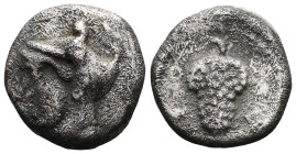 CILICIA, Soloi. Circa 465-350 BC. AR Obol . Head of Amazon left, wearing pointed cap with curved wing / Grape bunch on vine. Cf. Göktürk 12; SNG Franc...