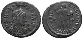 HONORIUS 393 - 395 Follis , Bronze AE.