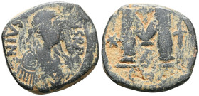 Justinianus I (527-565) AE Follis (Bronze) Constantinople, 527Obv: D N IVSTINIANVS PP AVG, diademed, draped and cuirassed bust r.,Rev: large M between...